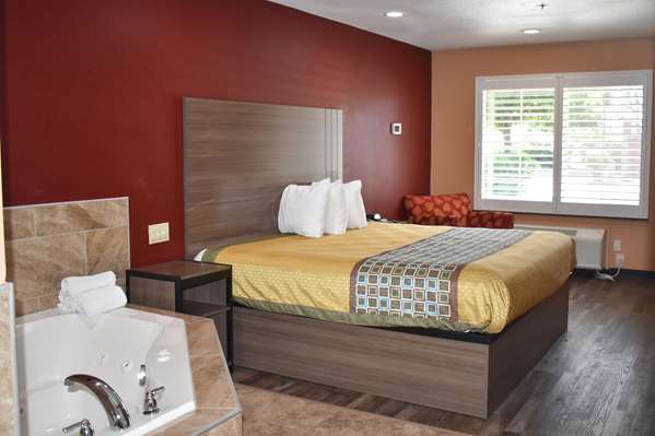 Suite - Americas Best Value Inn Manteca