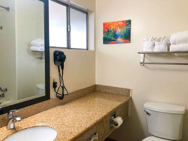  - Americas Best Value Presidents Inn on Munras