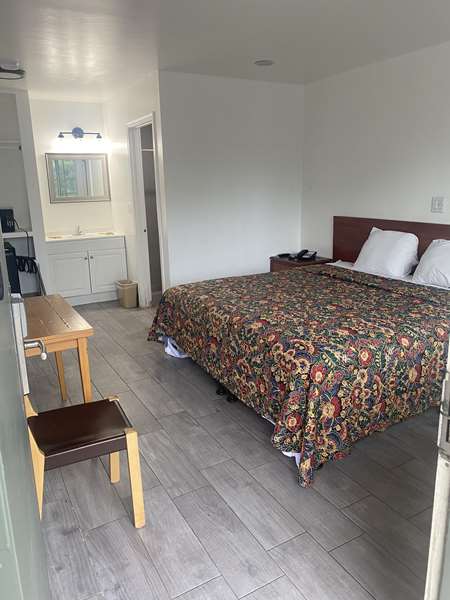  - Americas Best Value Inn Newbury Park