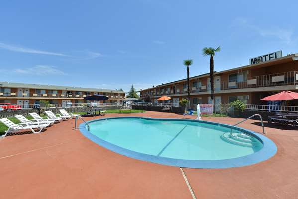 Pool - Americas Best Value Inn Red Bluff - I-5, Exit 649