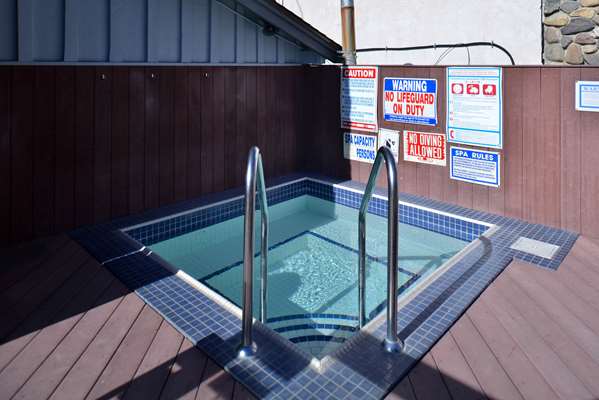 Pool - Americas Best Value Inn Tahoe City