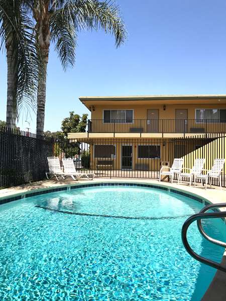 Pool - Americas Best Value Inn Visalia
