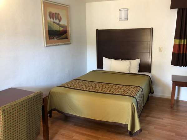  - Americas Best Value Inn Visalia