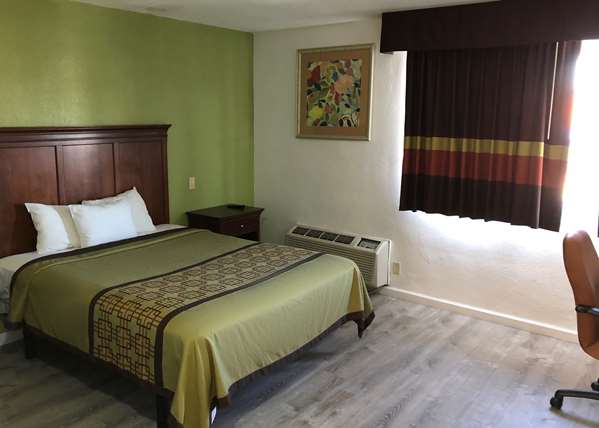  - Americas Best Value Inn Visalia