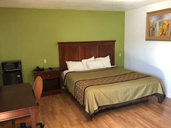  - Americas Best Value Inn Visalia