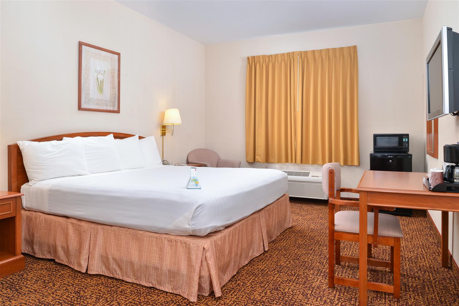 1 King Bed Accessible Non-Smoking image