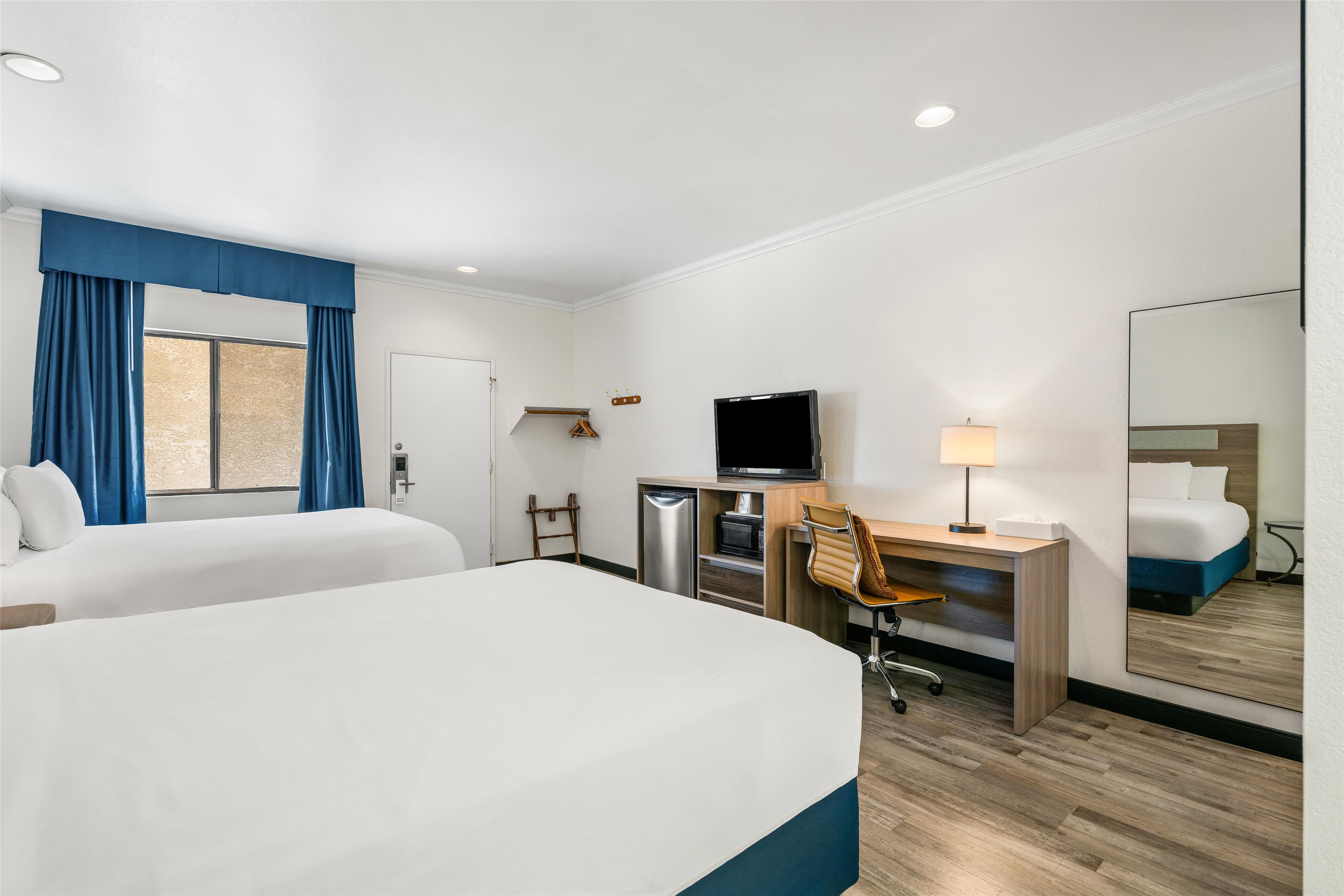 2 Double Bed Accessible Non-Smoking image