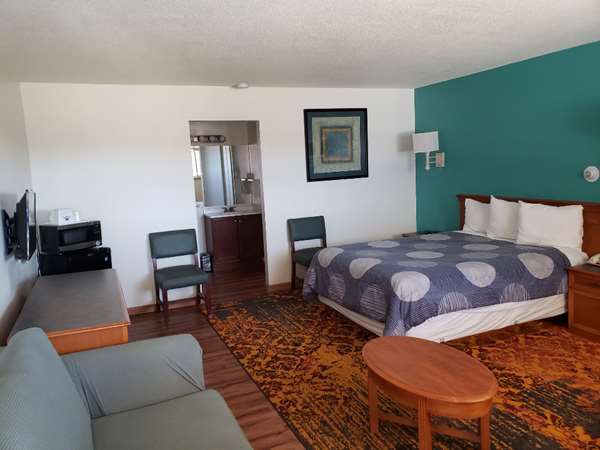  - Americas Best Value Inn Evans