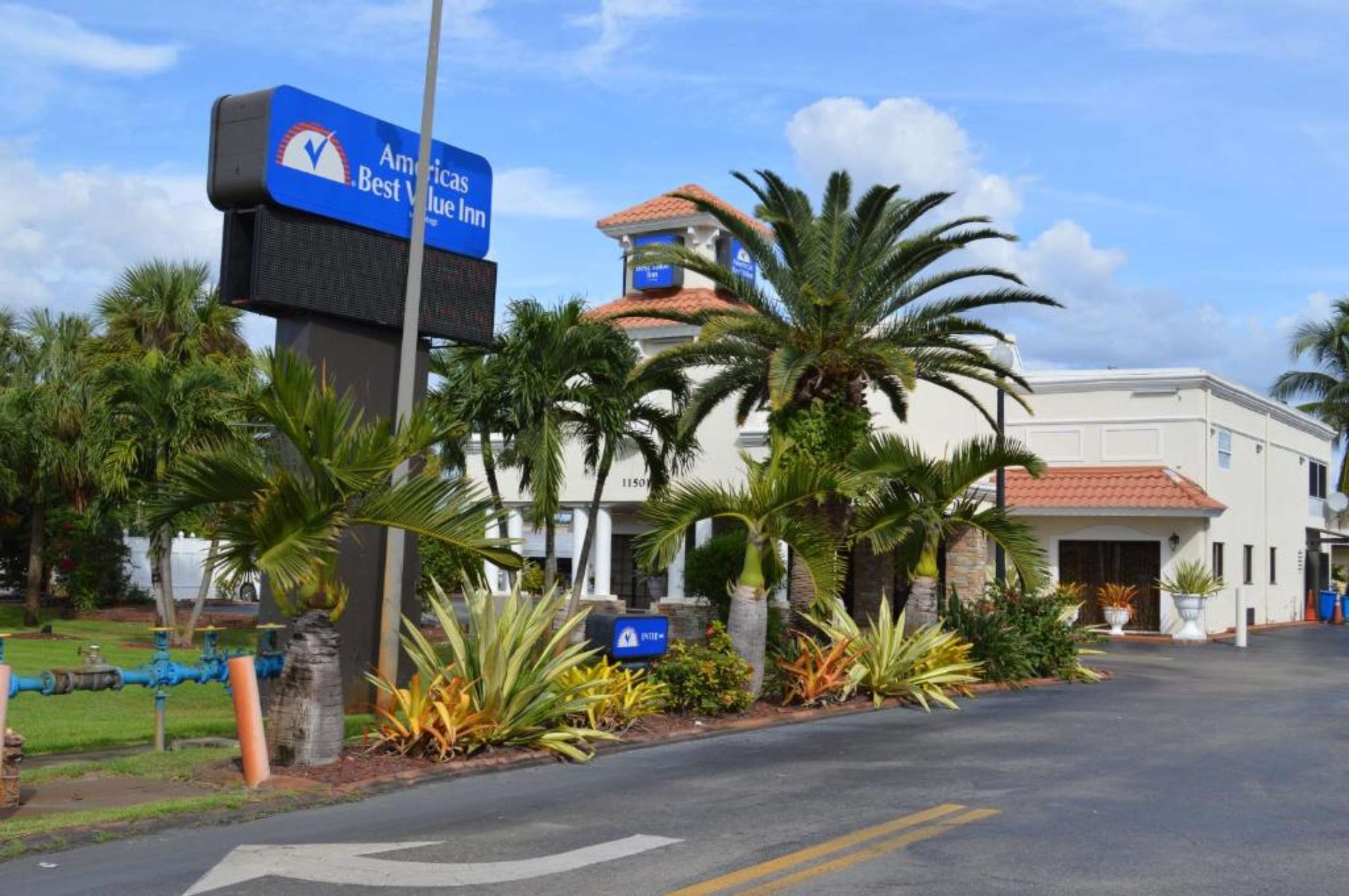 Exterior | Americas Best Value Inn Fort Myers