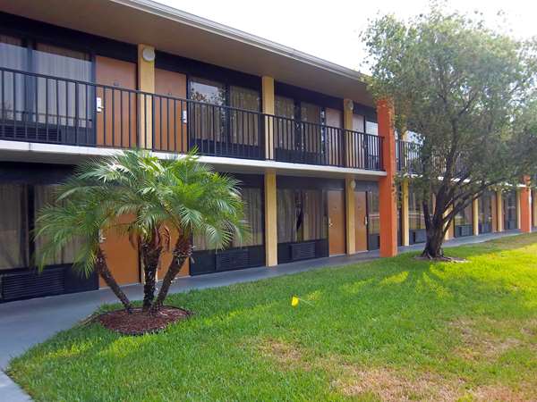 Exterior view - Americas Best Value Inn Fort Pierce - I-95, Exit 129