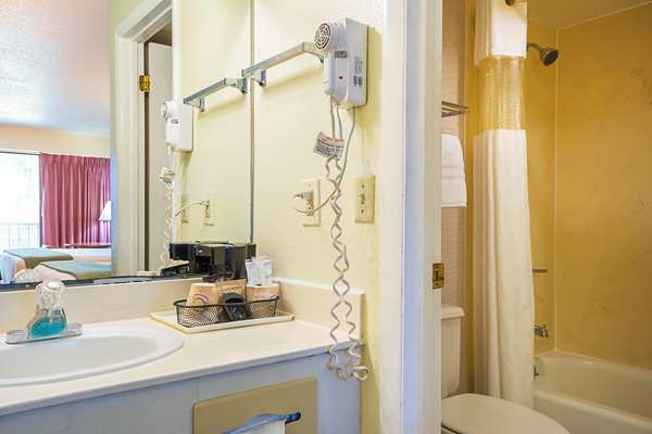  - Americas Best Value Inn & Suites West Melbourne - I-95, Exit 180