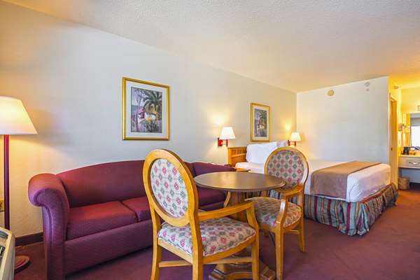 Suite - Americas Best Value Inn & Suites West Melbourne - I-95, Exit 180
