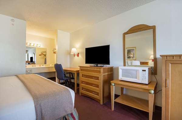 Suite - Americas Best Value Inn & Suites West Melbourne - I-95, Exit 180