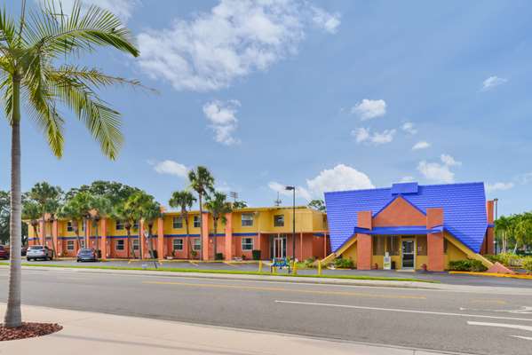Exterior view - Americas Best Value Inn Sarasota