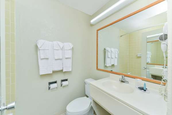  - Americas Best Value Inn Sarasota