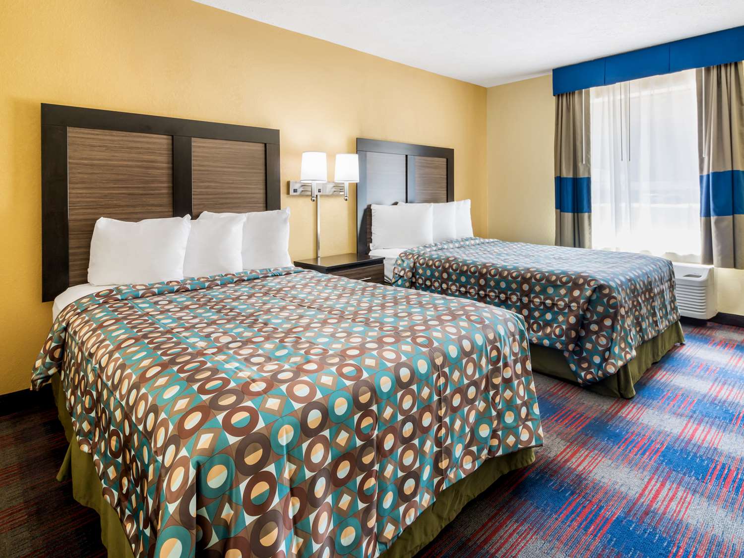 2 Double Beds Accessible NS image