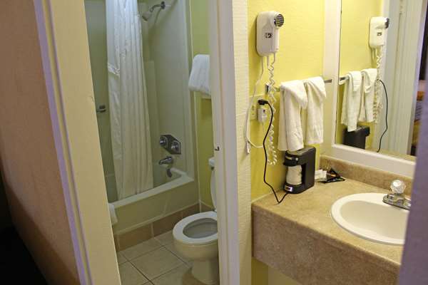  - Americas Best Value Inn & Suites Conyers - I-20, Exit 80
