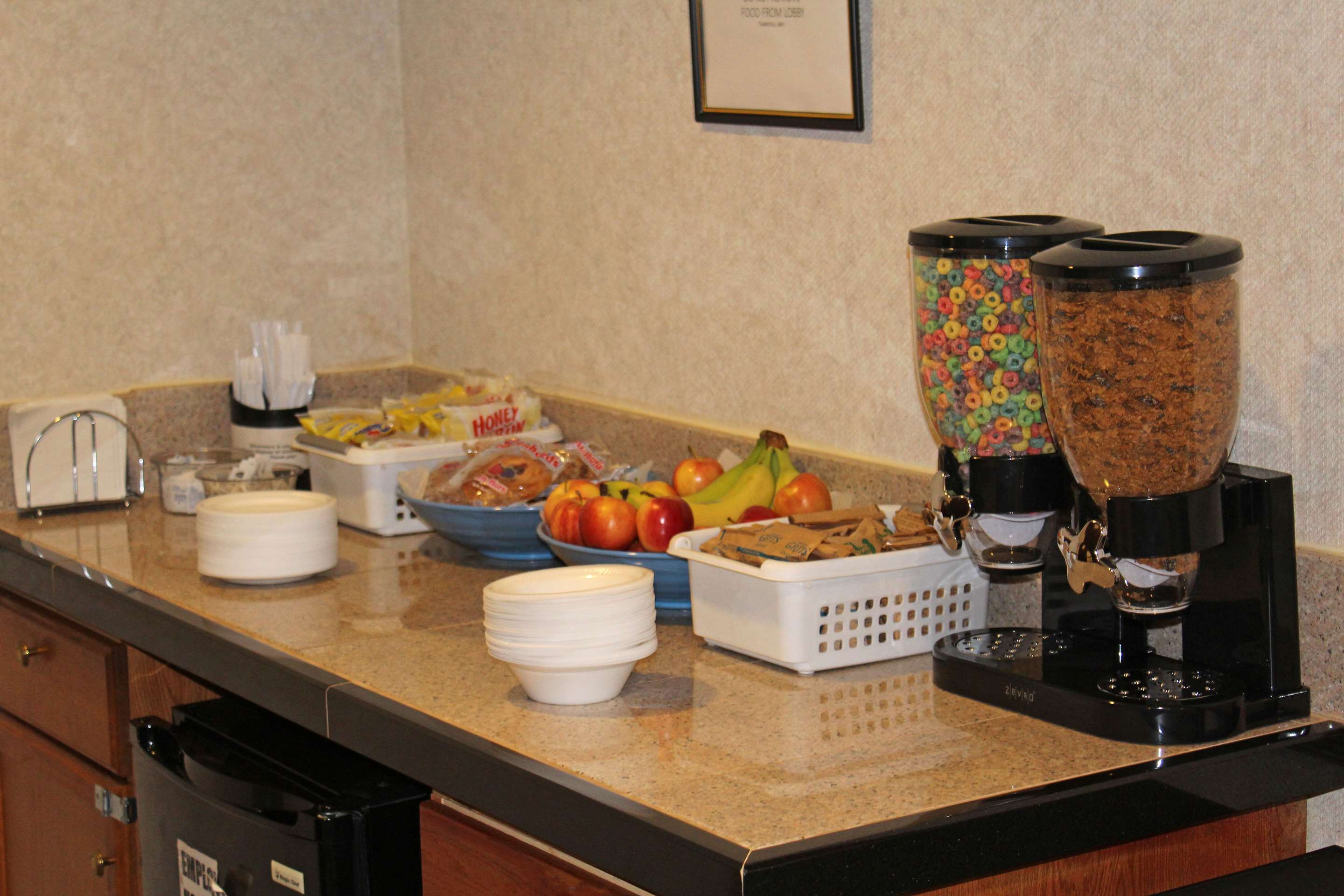 Breakfast Area | Americas Best Value Inn Conyer