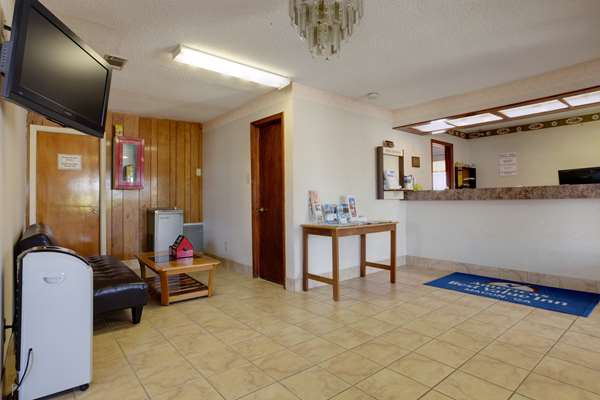  - Americas Best Value Inn & Suites Southwest Macon - I-475, Exit 3