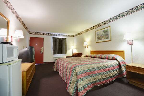  - Americas Best Value Inn & Suites Southwest Macon - I-475, Exit 3