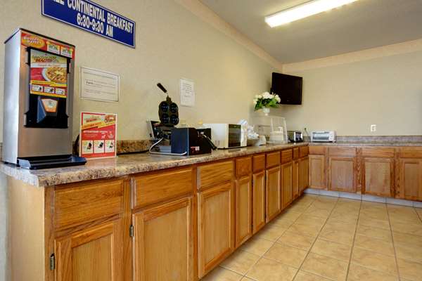  - Americas Best Value Inn & Suites Southwest Macon - I-475, Exit 3