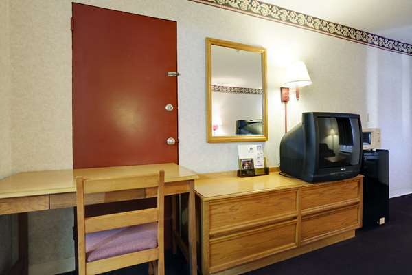  - Americas Best Value Inn & Suites Southwest Macon - I-475, Exit 3