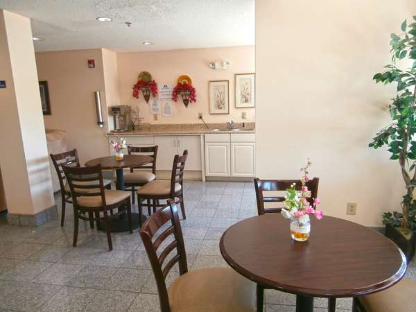  - Americas Best Value Inn McDonough - I-75, Exit 216