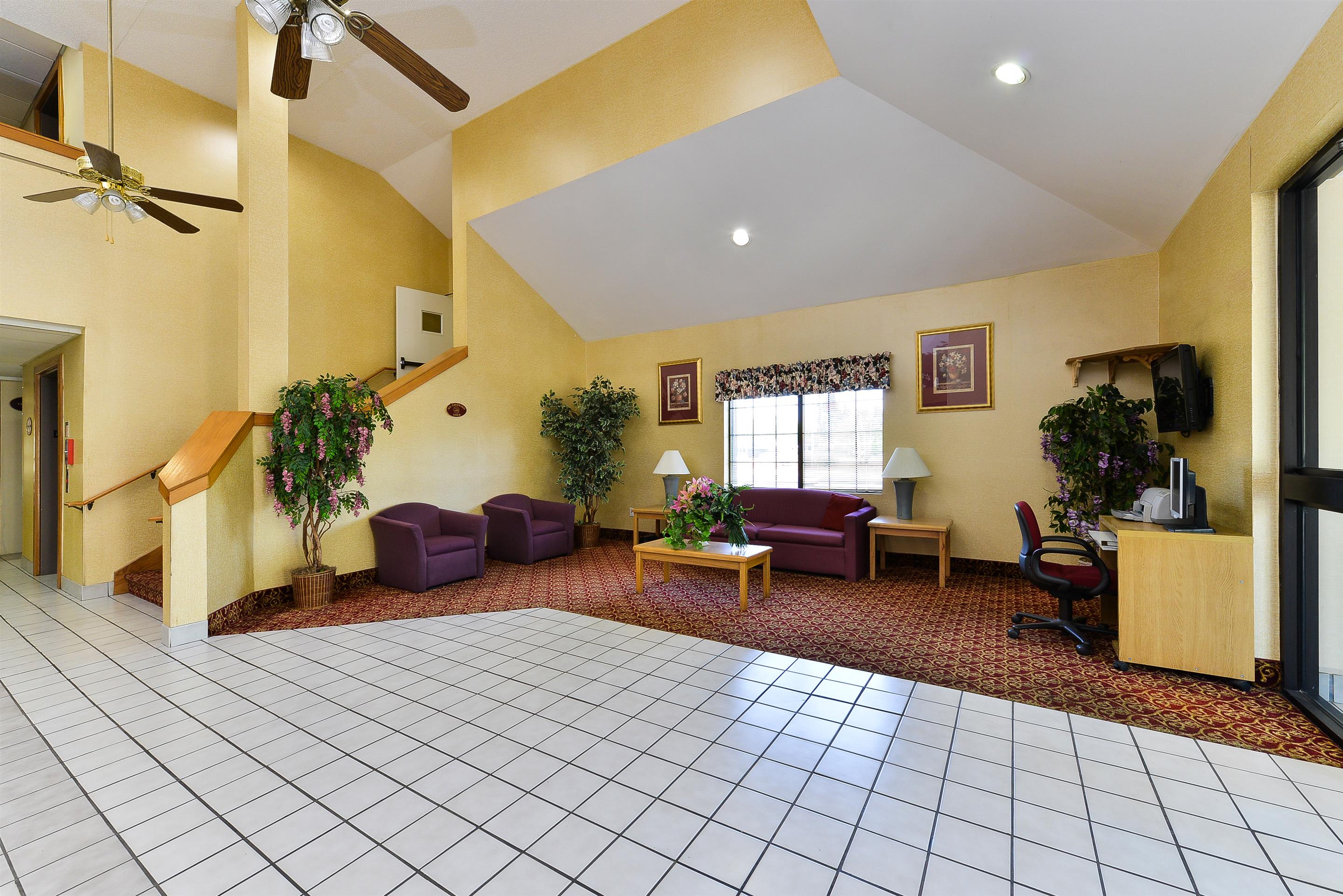 Lobby | America's Best Value Inn & Suites, Atlanta - Morrow