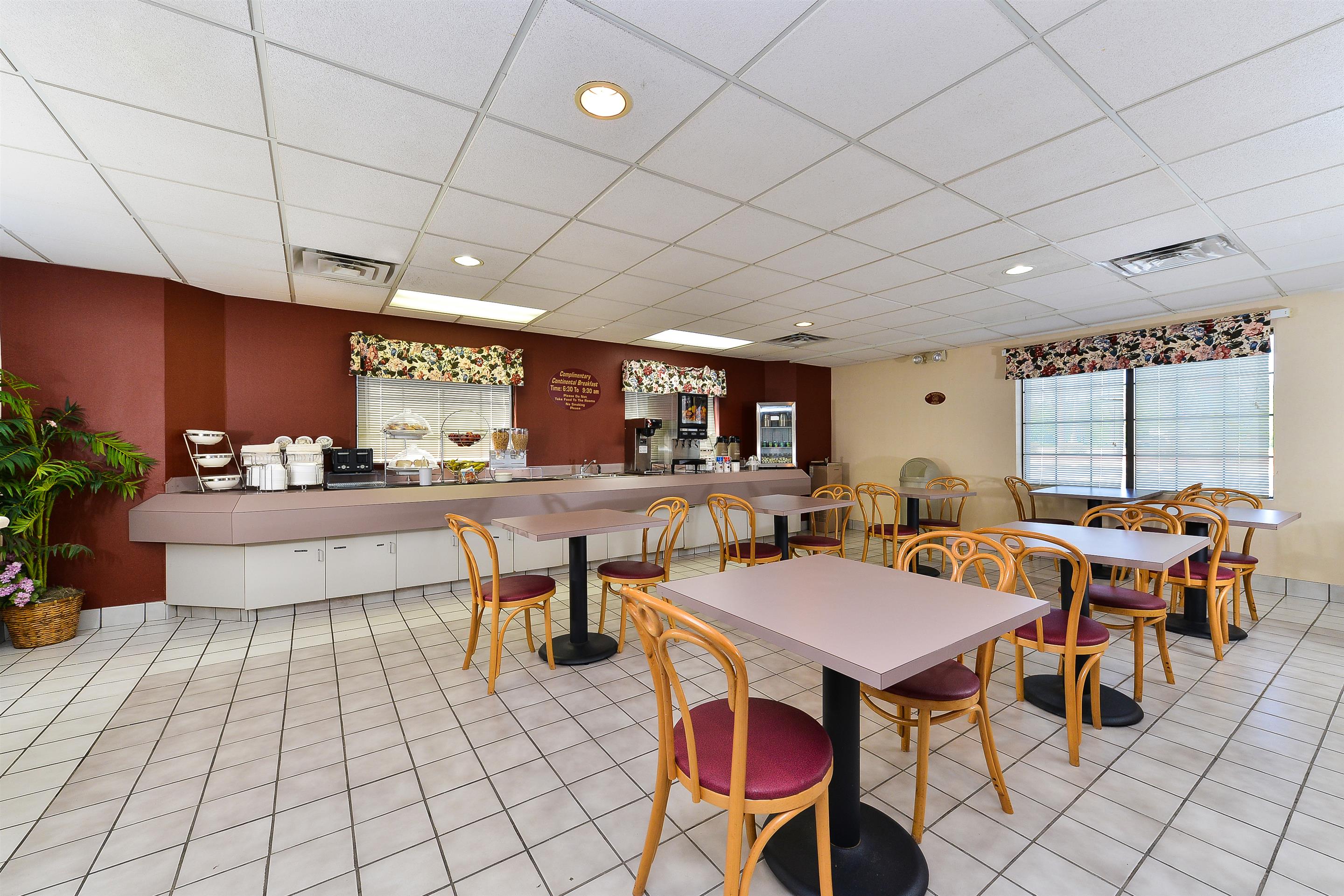 Breakfast Area | America's Best Value Inn & Suites, Atlanta - Morrow