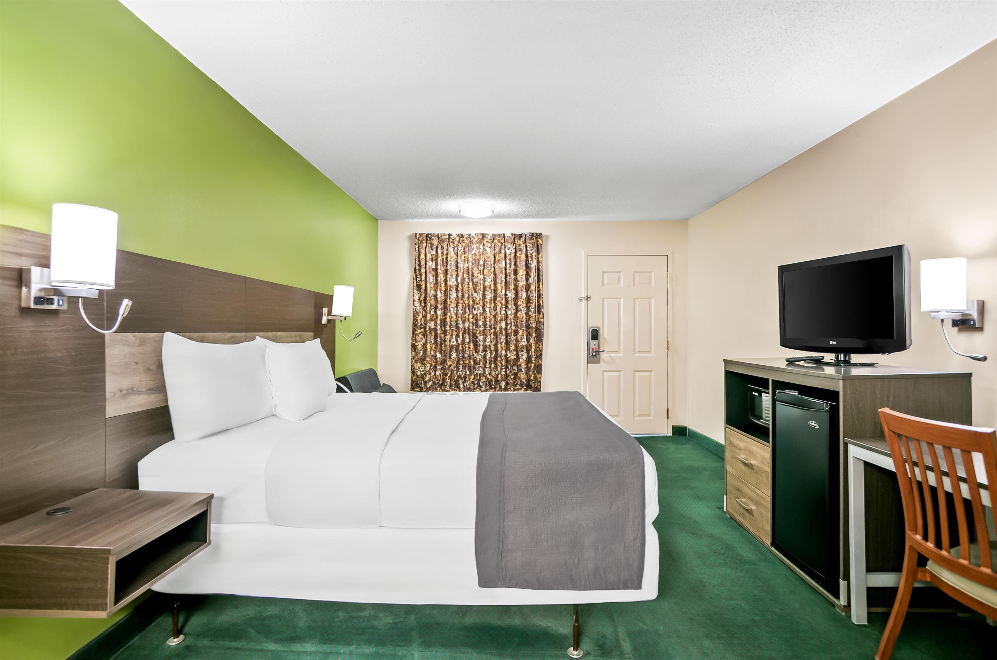 1 King Bed image