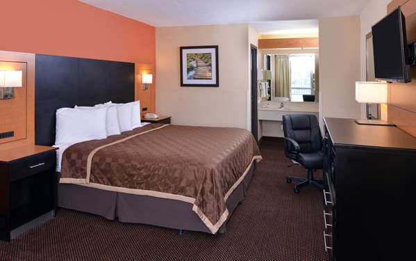  - Americas Best Value Inn Collinsville - I-55 & I-70, Exit 11