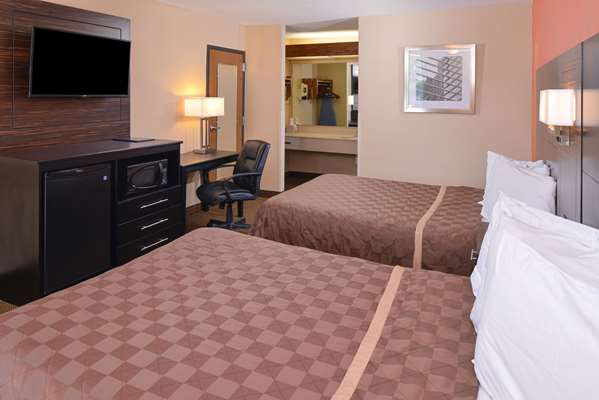 - Americas Best Value Inn Collinsville - I-55 & I-70, Exit 11