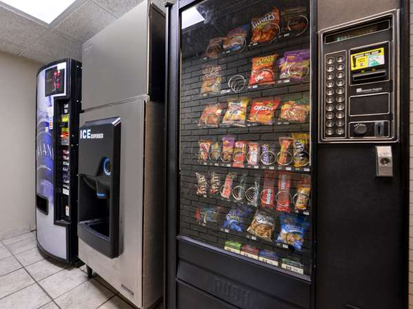  - Americas Best Value Inn Collinsville - I-55 & I-70, Exit 11