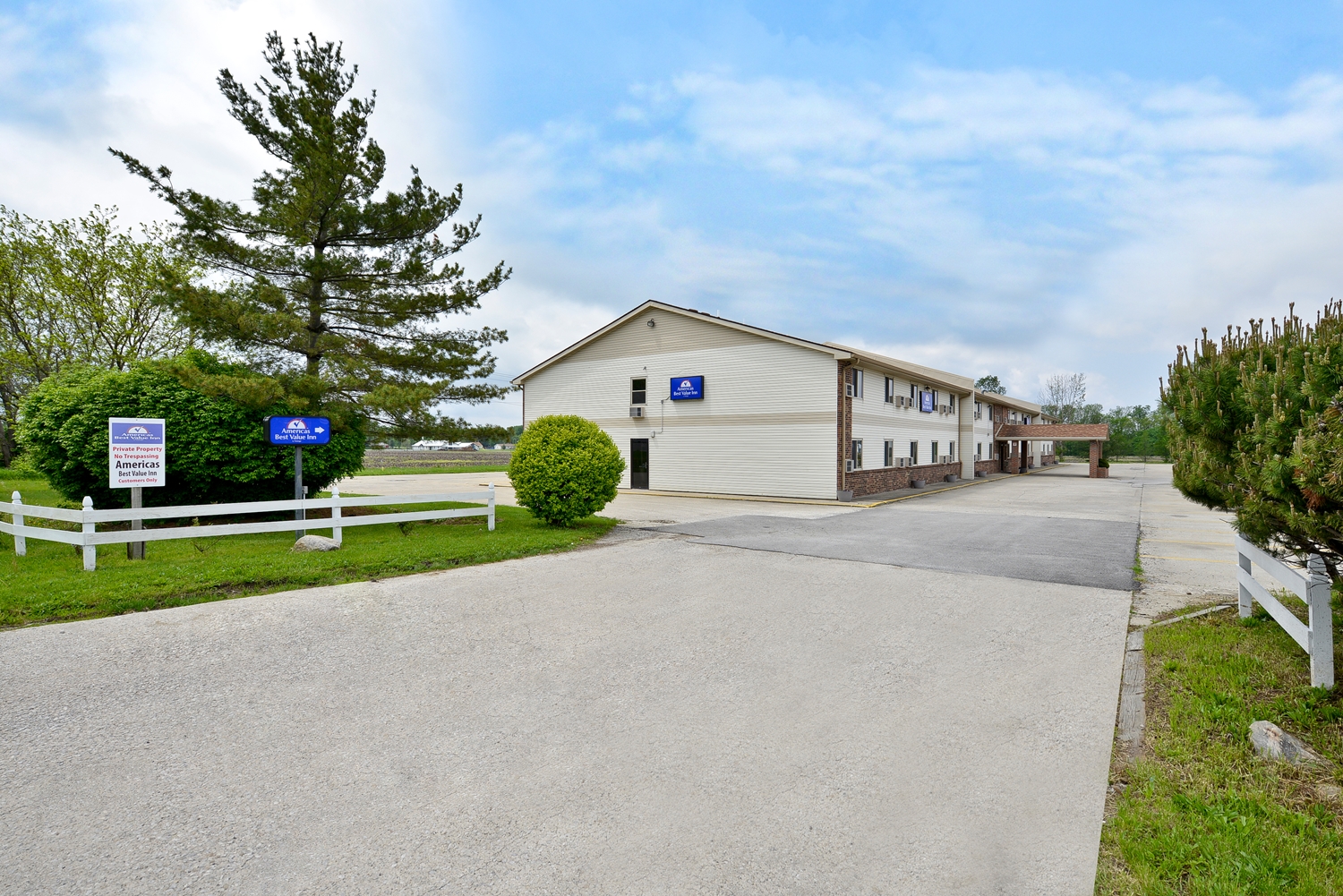 Americas Best Value Inn Decatur, IL See Discounts