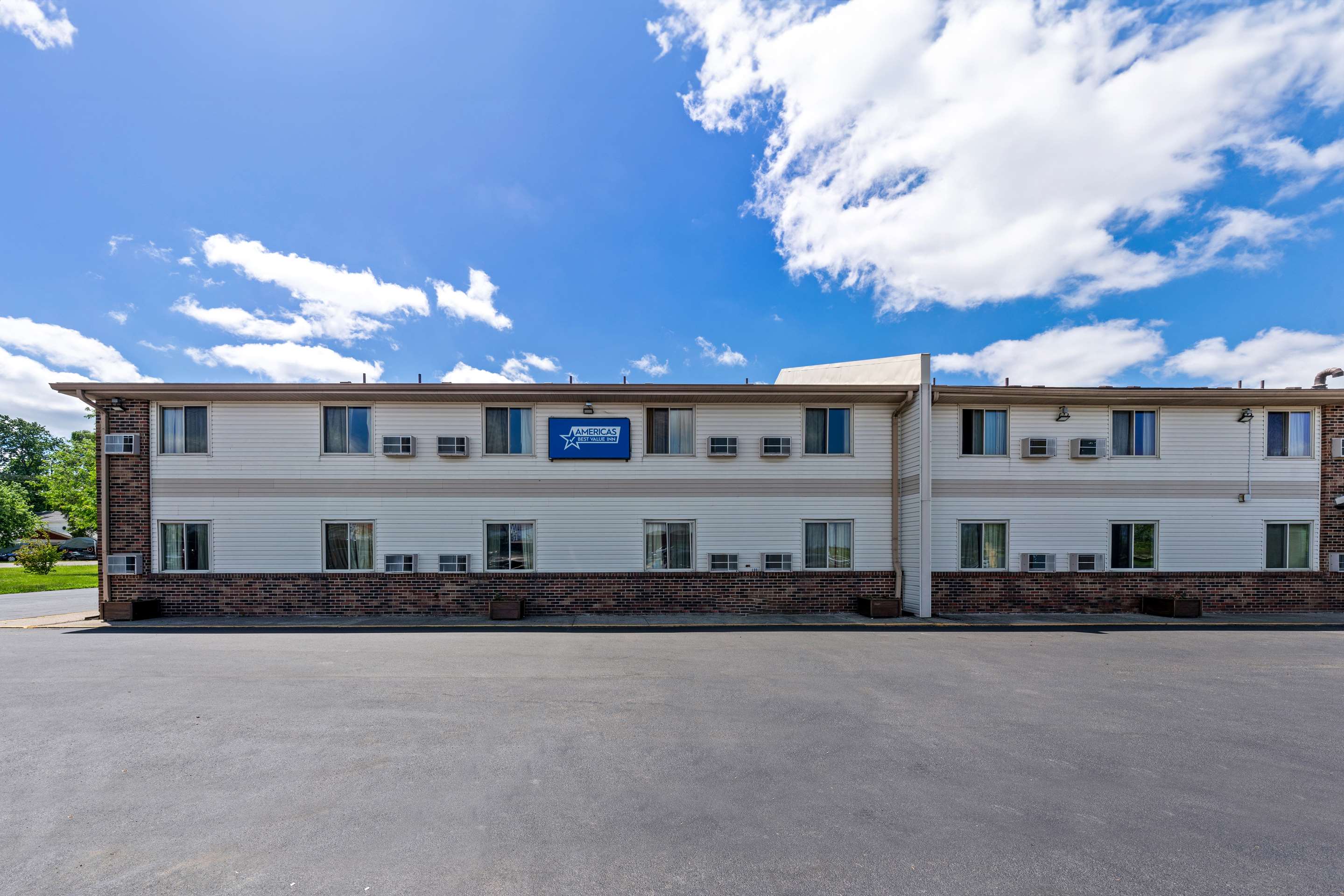 ABVI Exterior | Americas Best Value Inn Decatur, IL