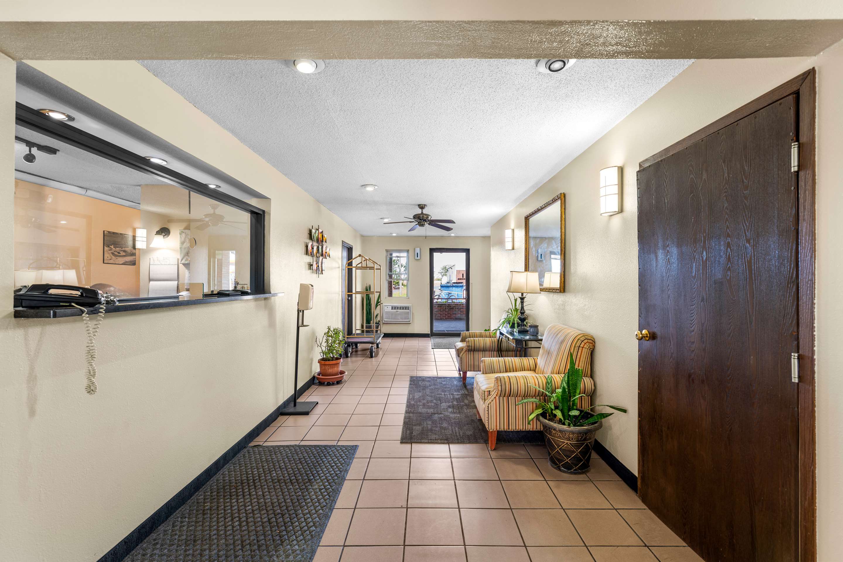 ABVI Lobby | Americas Best Value Inn Decatur, IL