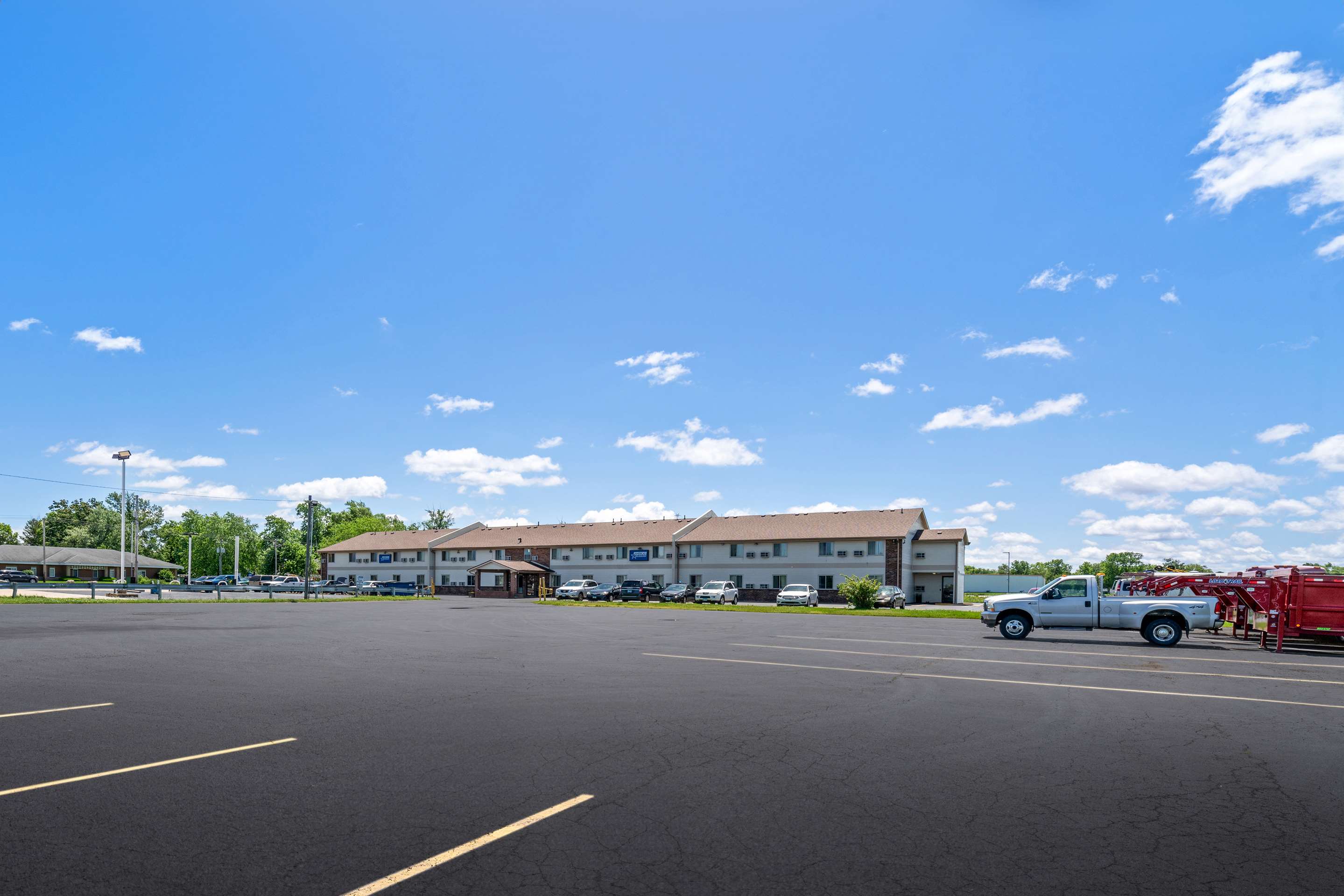 ABVI ParkingLot | Americas Best Value Inn Decatur, IL