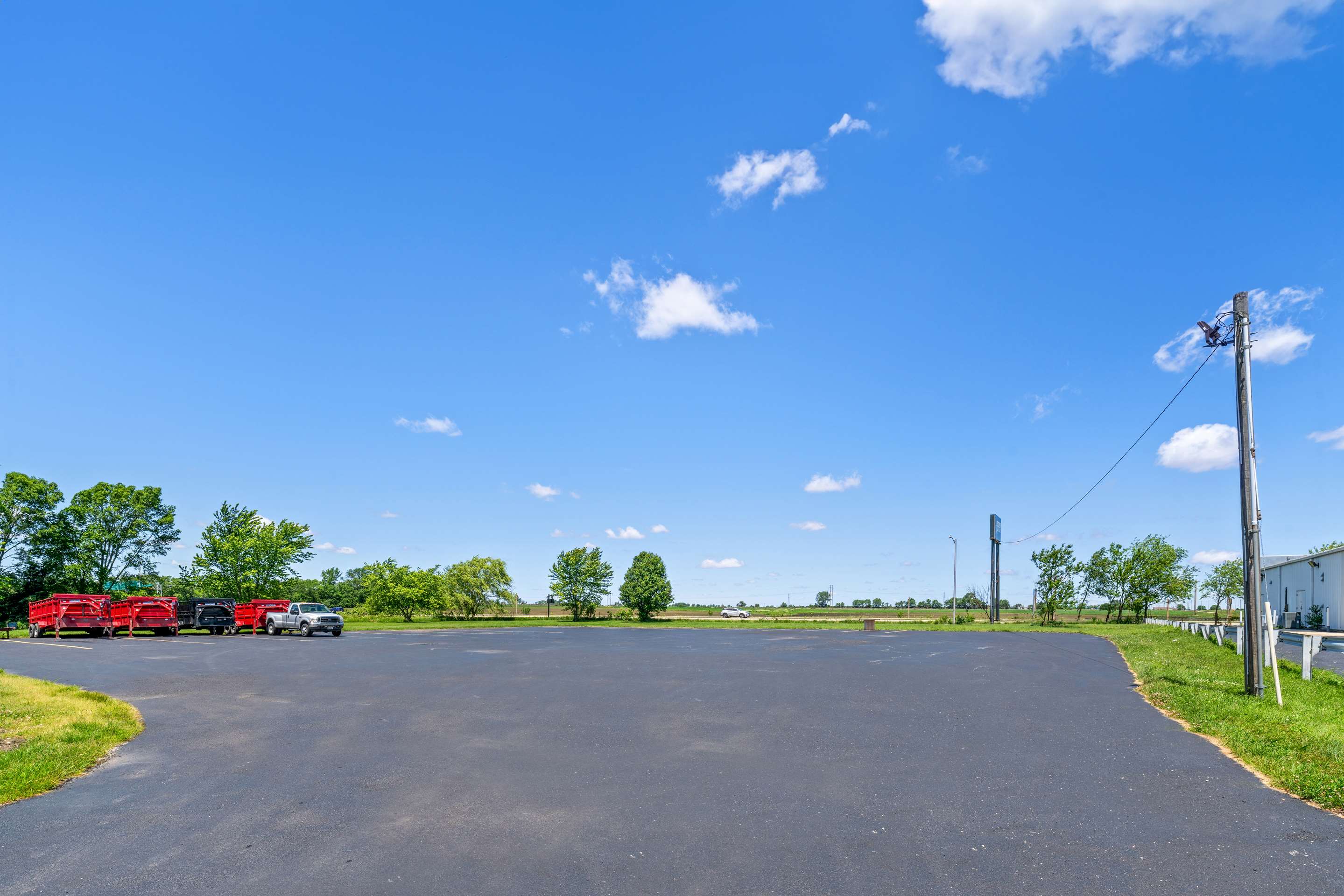 ABVI ParkingLot | Americas Best Value Inn Decatur, IL
