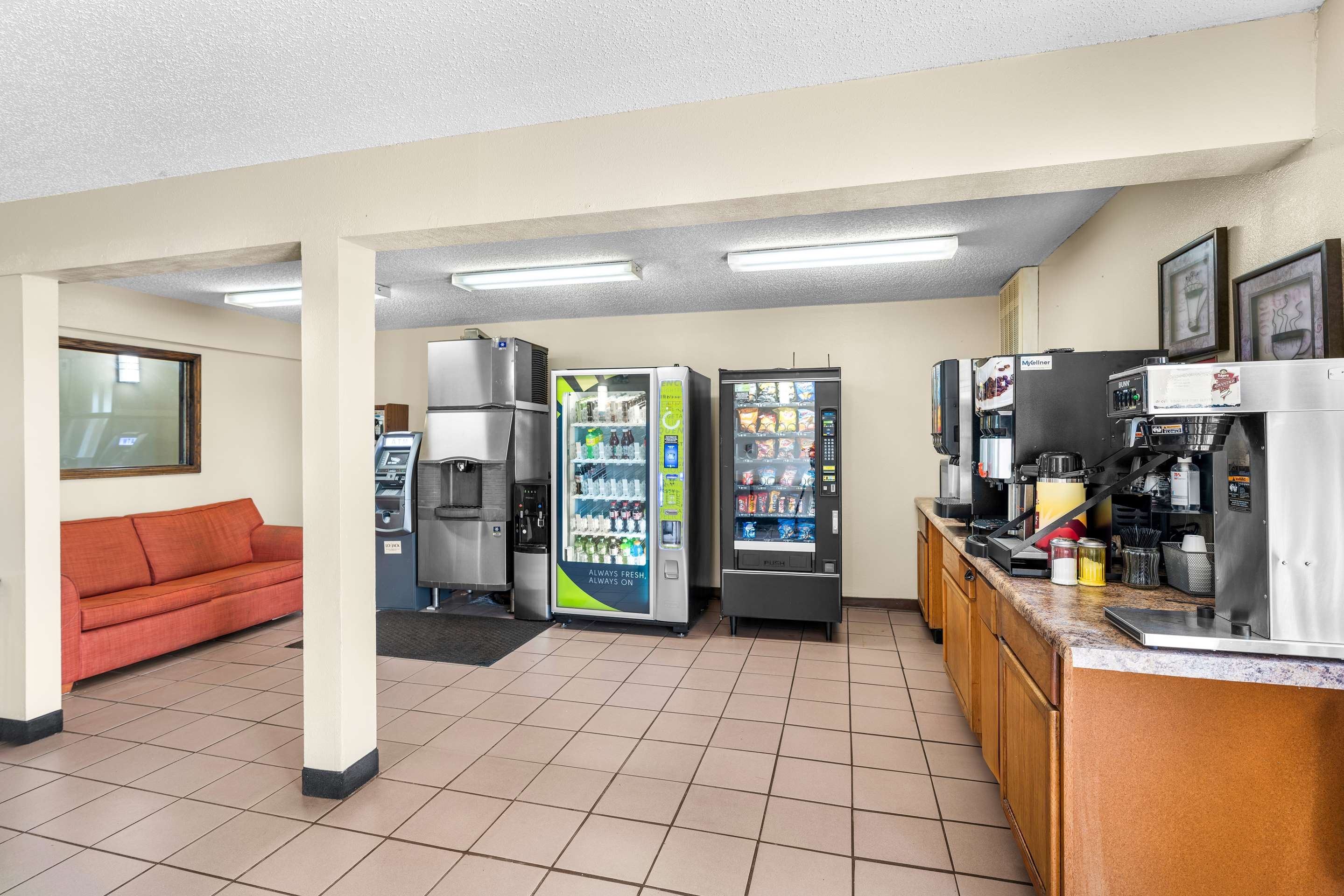 ABVI BreakfastArea | Americas Best Value Inn Decatur, IL