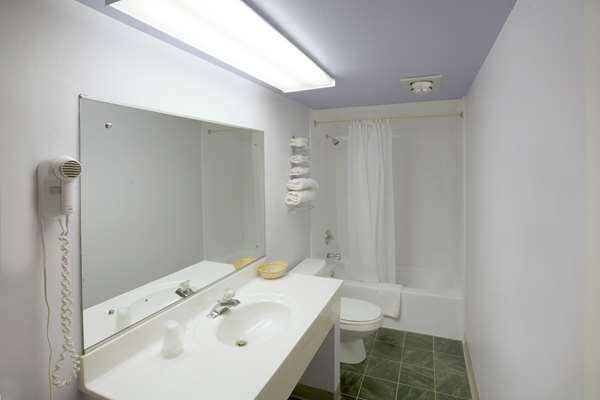  - Americas Best Value Inn Litchfield