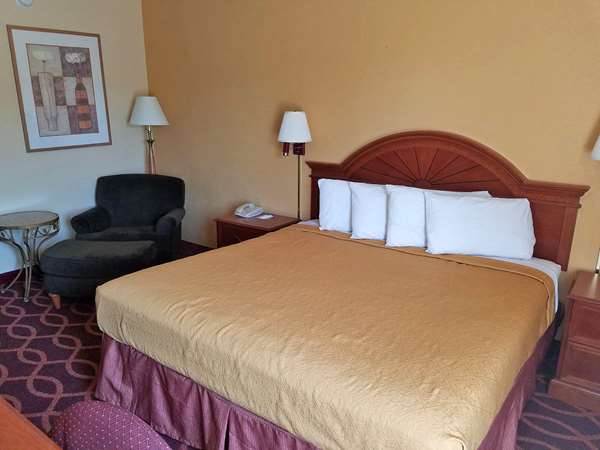  - Americas Best Value Inn Evansville