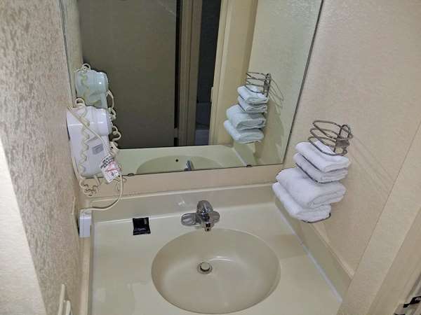  - Americas Best Value Inn Evansville