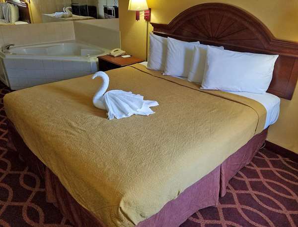 Spa - Americas Best Value Inn Evansville