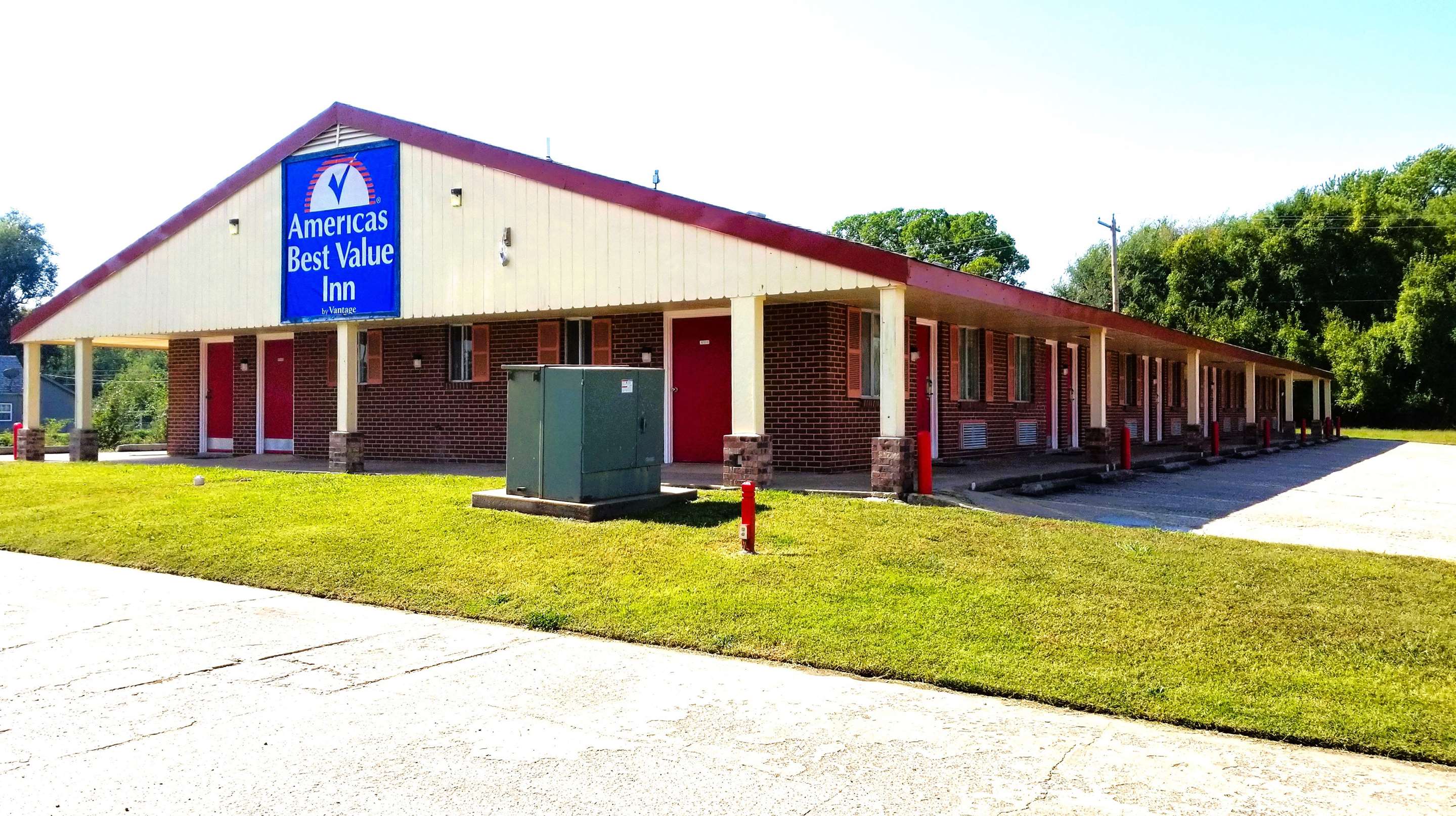 ABVI ArkansasCity exterior nd building | Americas Best Value Inn Arkansas City