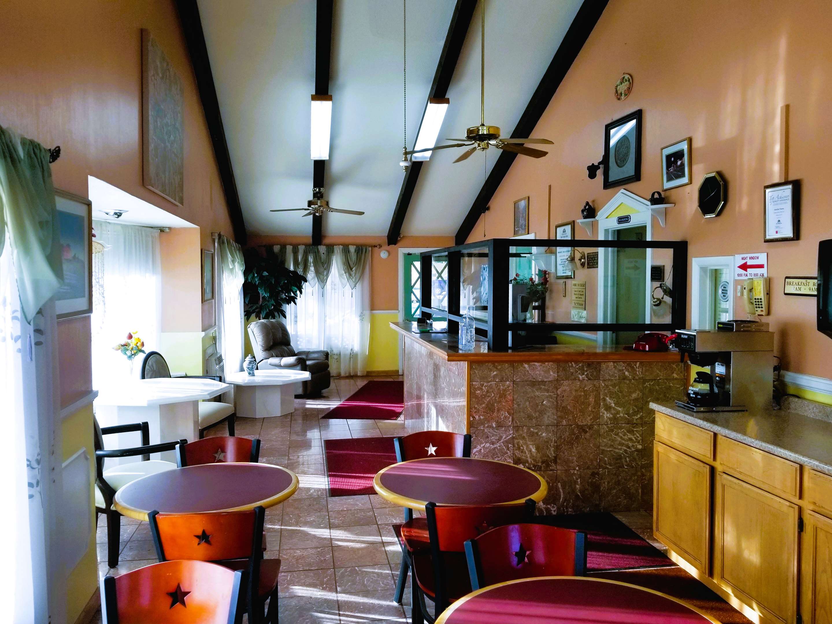 ABVI ArkansasCity lobby | Americas Best Value Inn Arkansas City