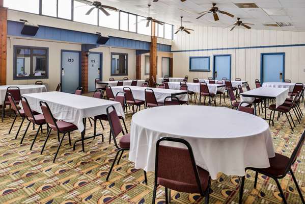  - Americas Best Value Inn Ellsworth