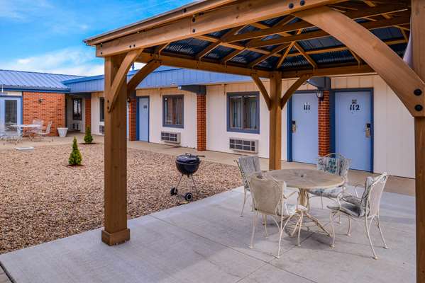  - Americas Best Value Inn Ellsworth