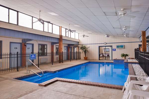 Pool - Americas Best Value Inn Ellsworth