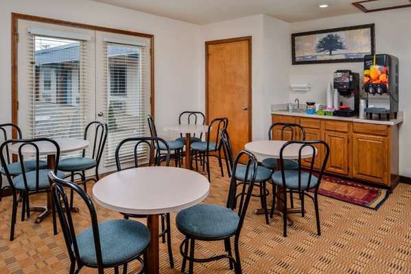 Amenities - Americas Best Value Inn Ellsworth