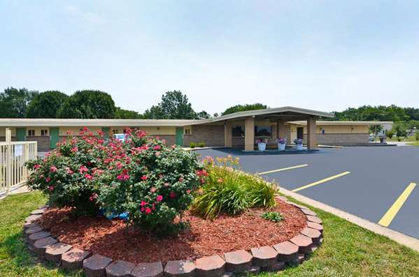Exterior view - Americas Best Value Inn Iola